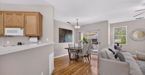 101 Aruba Cir, Sacramento, CA 95823 Photo