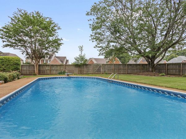 1405 ASBURY DR, Collierville, TN 38017