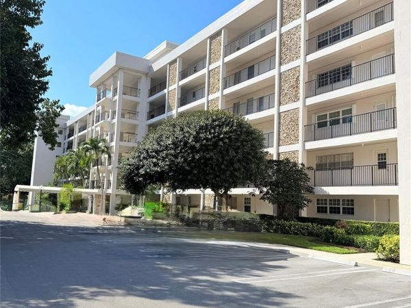 2801 N Palm Aire Drive, Unit 604, Pompano Beach, FL 33069