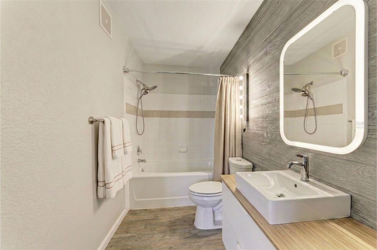 1195 Villagio Circle , Unit 101, Sarasota, FL 34237 Photo