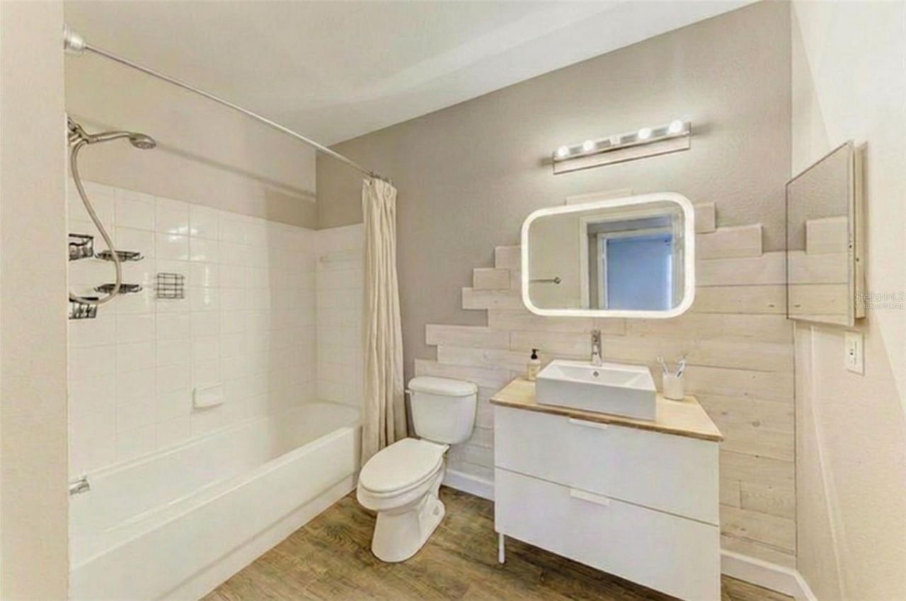 1195 Villagio Circle , Unit 101, Sarasota, FL 34237 Photo