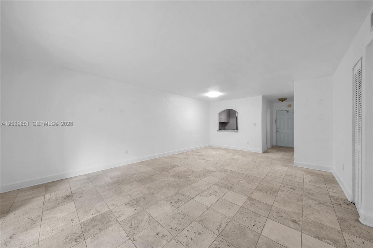 8650 SW 67th Ave, Unit 1010, Pinecrest, FL 33156 Photo