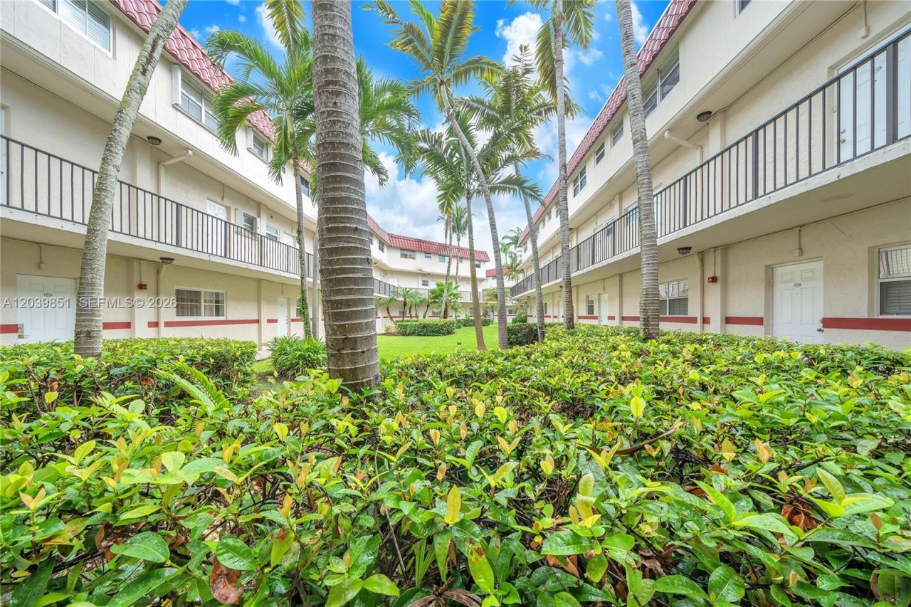 8650 SW 67th Ave, Unit 1010, Pinecrest, FL 33156 Photo