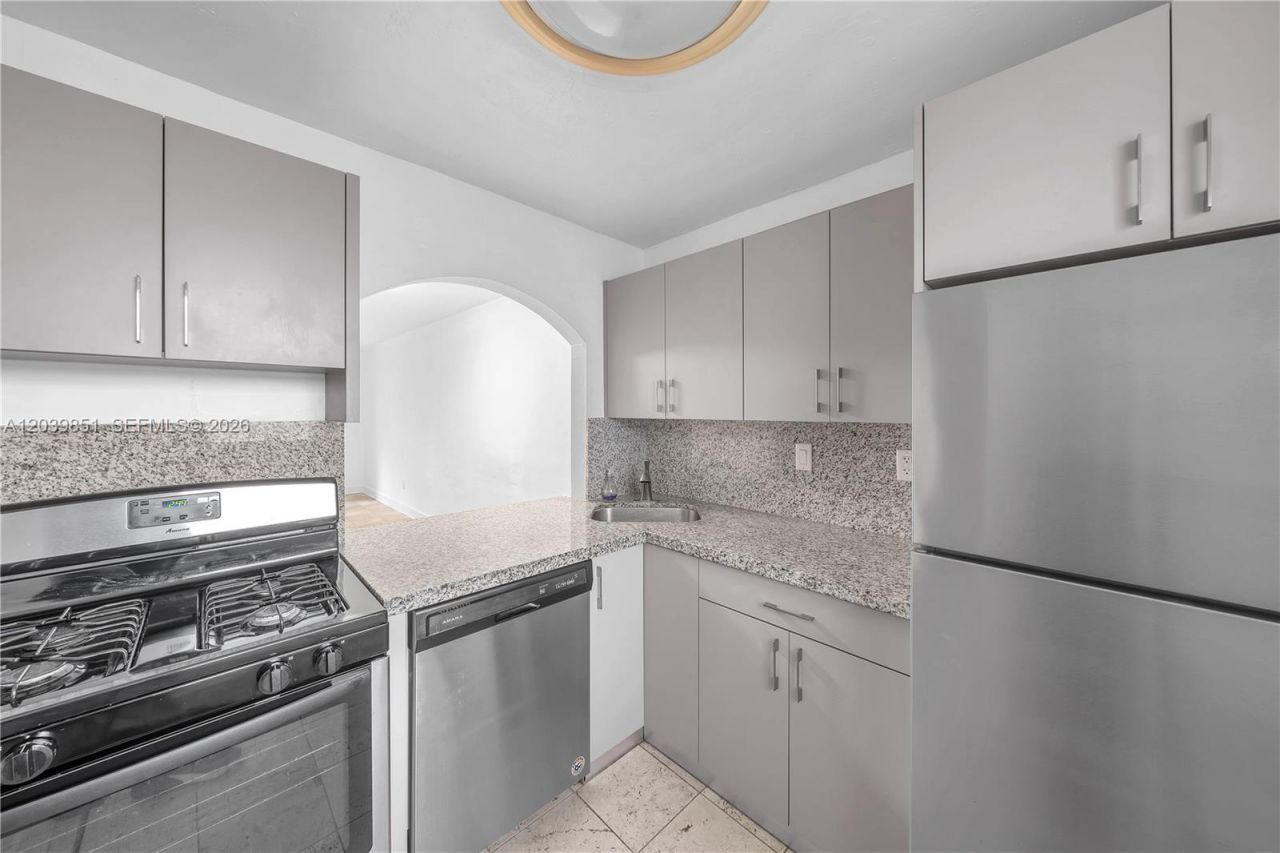 8650 SW 67th Ave, Unit 1010, Pinecrest, FL 33156 Photo