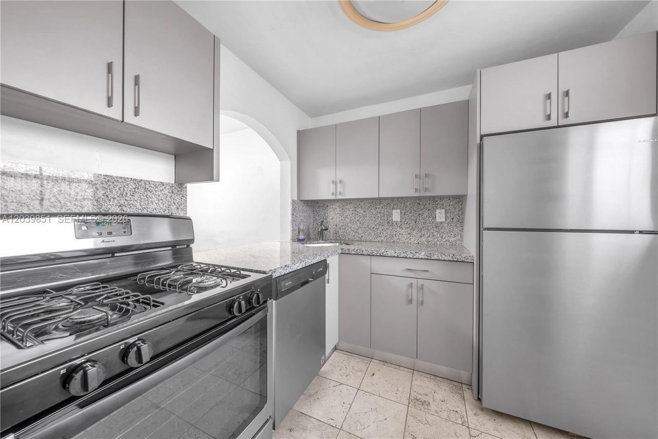 8650 SW 67th Ave, Unit 1010, Pinecrest, FL 33156 Photo