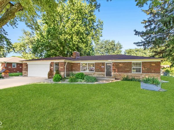 1074 S Avon Avenue , Avon, IN 46123
