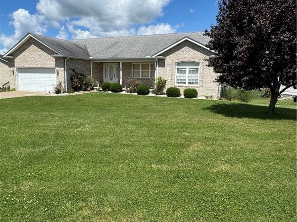 46121 Country Lake Drive, St Clairsville, OH 43950