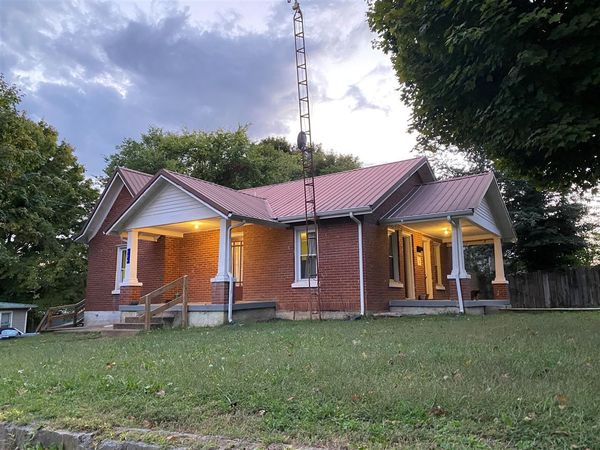 126 E Oak Street , Scottsville, KY 42164