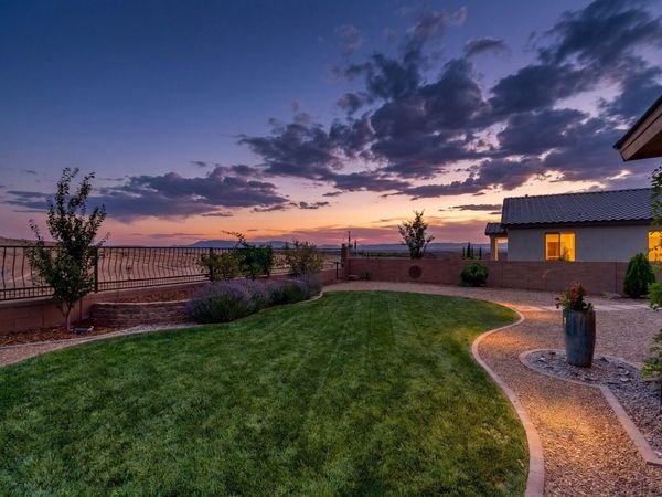 1412 Valle De Colores Street NW, Los Lunas, NM 87031