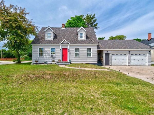 216 E Avenue B, Newberry, MI 49868