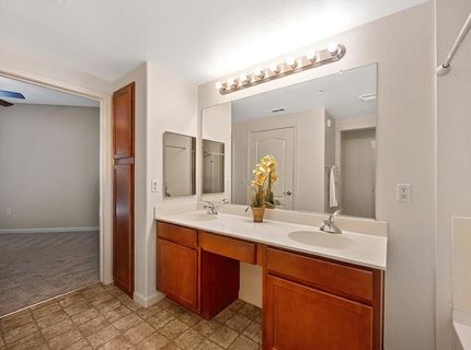 5350 Dunlay Dr #3016, Unit 3016, Sacramento, CA 95835 Photo