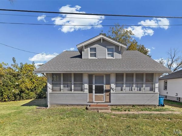 607 Milton Road , Alton, IL 62002