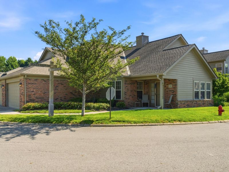 1360 Woodberry Place, Columbus, OH 43230 Photo 2