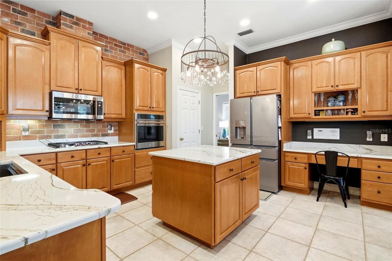 1246 Darlington Oak Circle Ne, Saint Petersburg, FL 33703 Photo