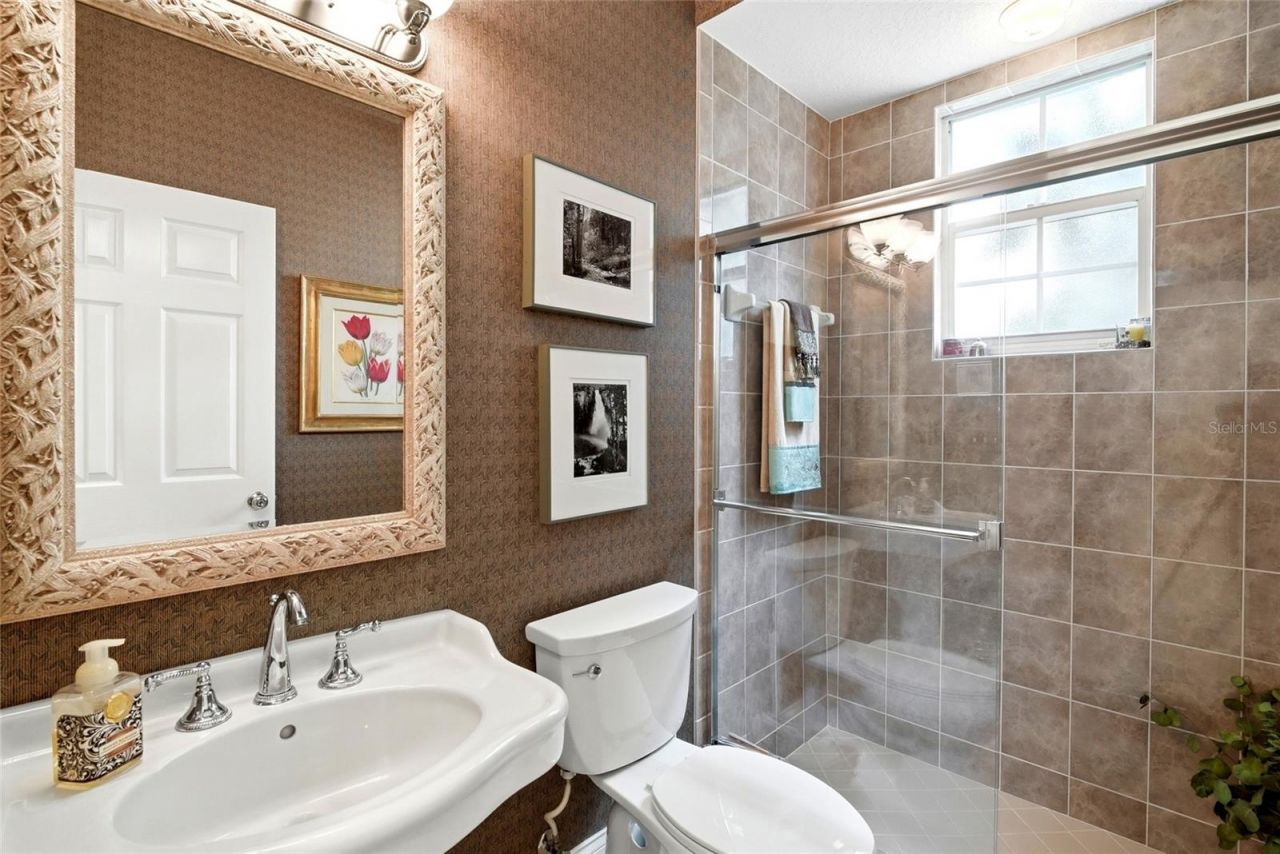 1246 Darlington Oak Circle Ne, Saint Petersburg, FL 33703 Photo