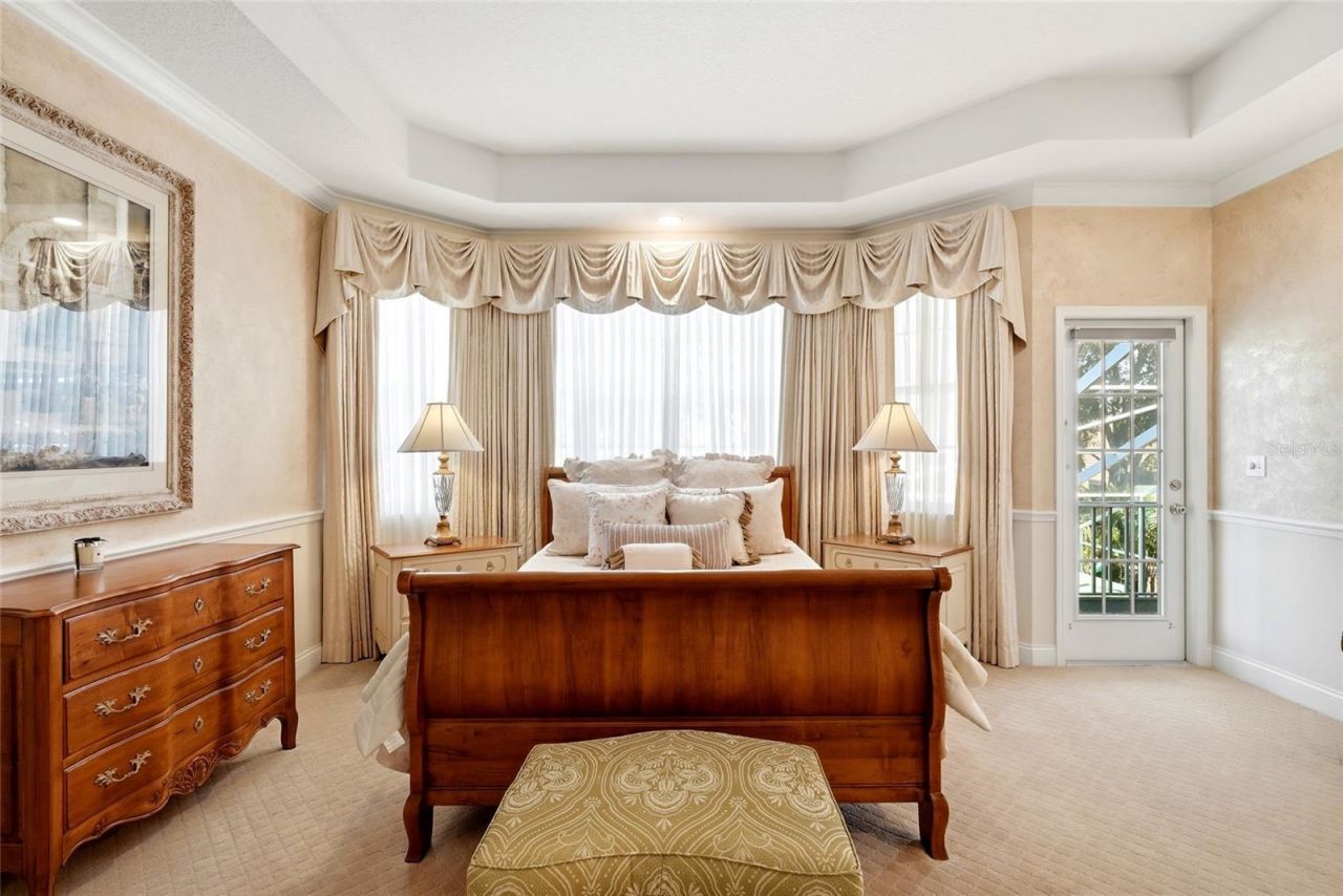 1246 Darlington Oak Circle Ne, Saint Petersburg, FL 33703 Photo
