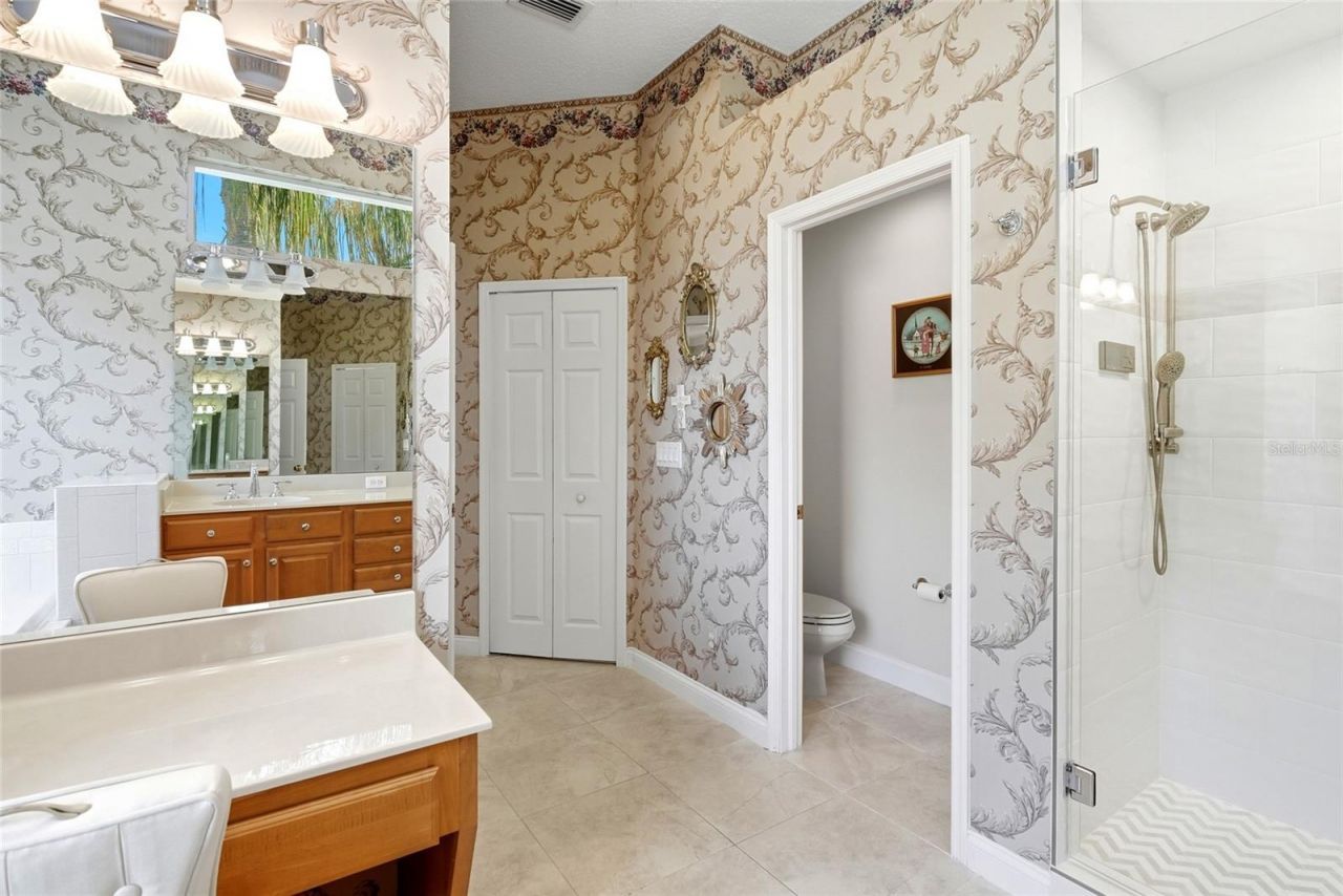 1246 Darlington Oak Circle Ne, Saint Petersburg, FL 33703 Photo