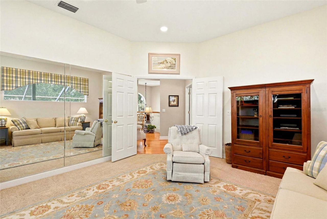 1246 Darlington Oak Circle Ne, Saint Petersburg, FL 33703 Photo