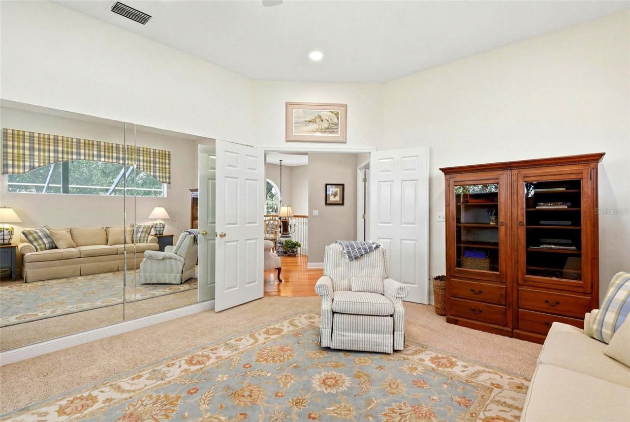 1246 Darlington Oak Circle Ne, Saint Petersburg, FL 33703 Photo