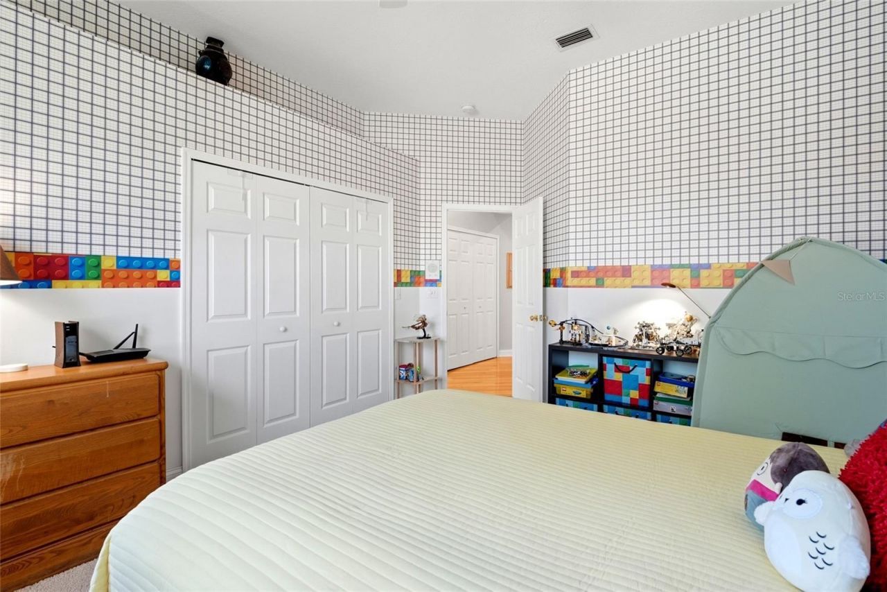 1246 Darlington Oak Circle Ne, Saint Petersburg, FL 33703 Photo