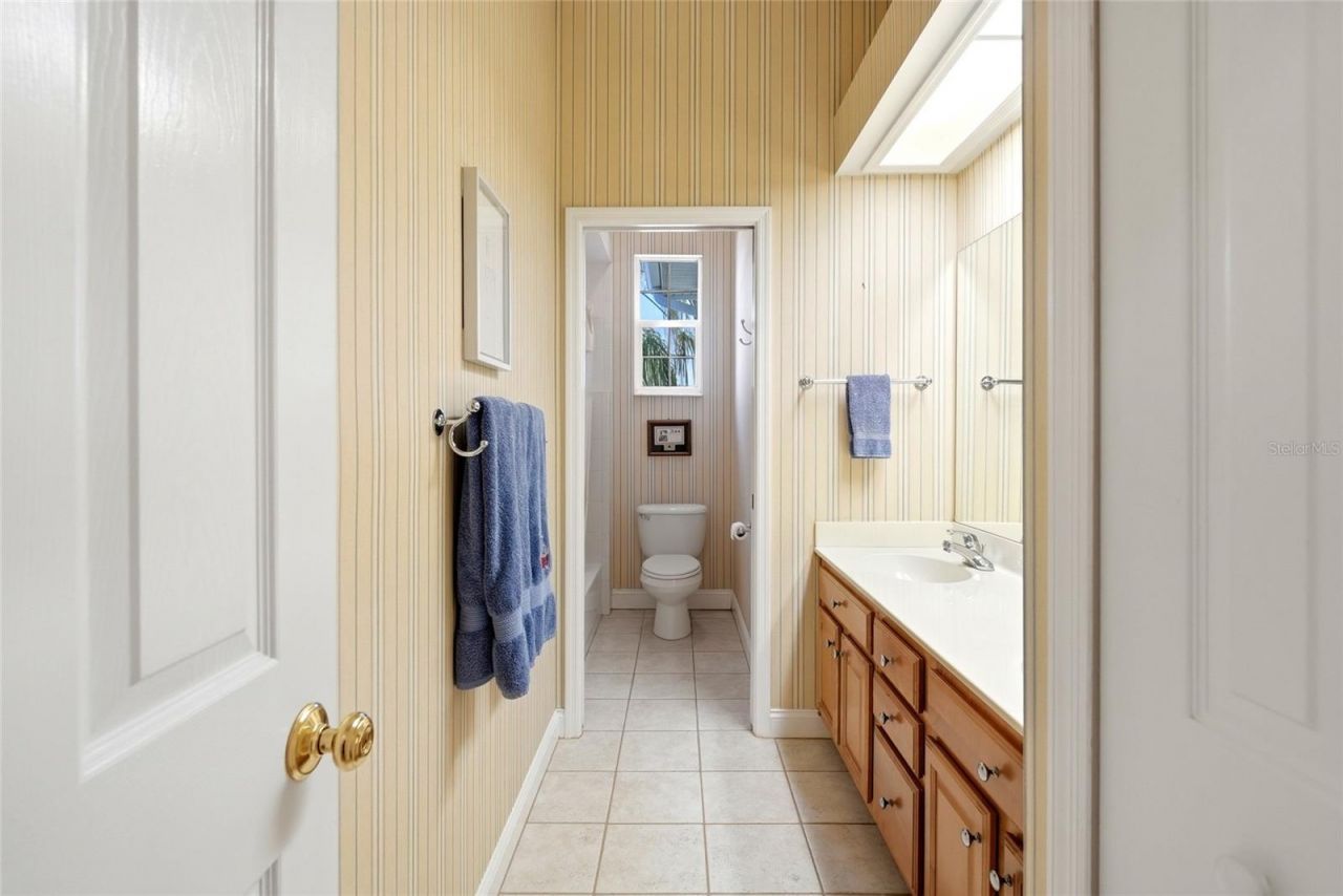 1246 Darlington Oak Circle Ne, Saint Petersburg, FL 33703 Photo