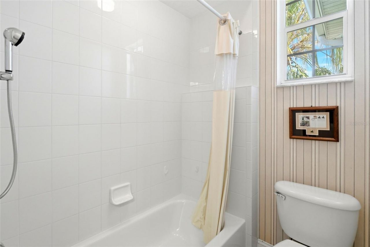 1246 Darlington Oak Circle Ne, Saint Petersburg, FL 33703 Photo