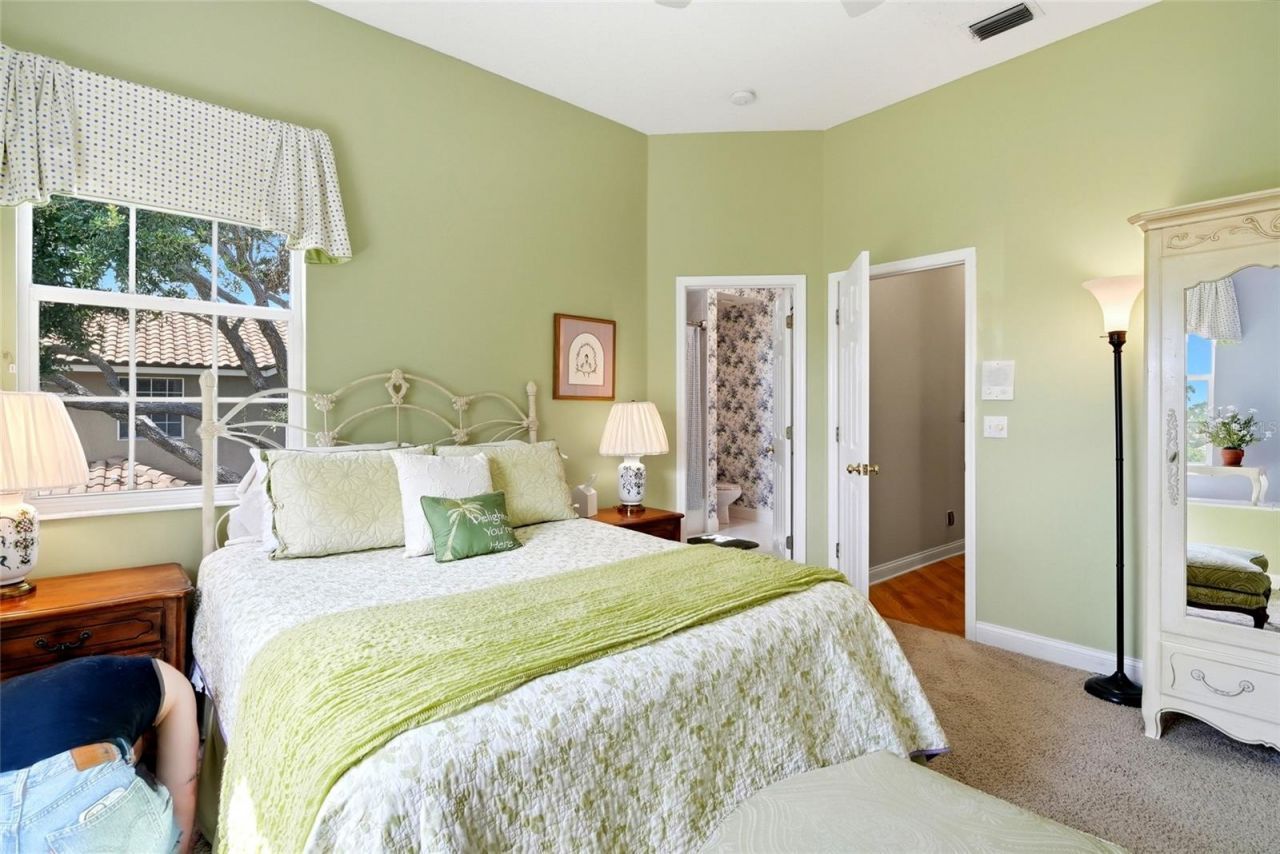 1246 Darlington Oak Circle Ne, Saint Petersburg, FL 33703 Photo