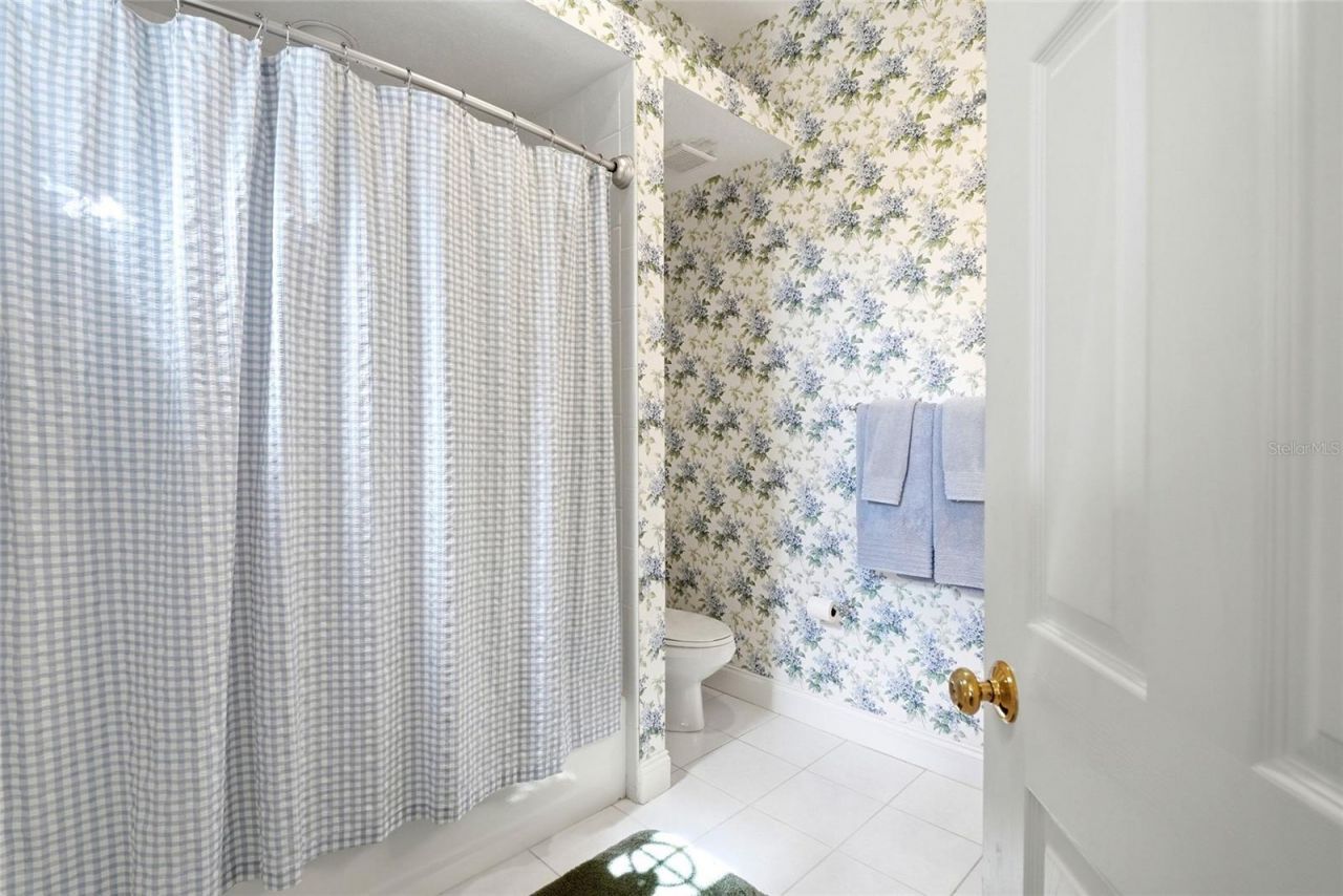 1246 Darlington Oak Circle Ne, Saint Petersburg, FL 33703 Photo
