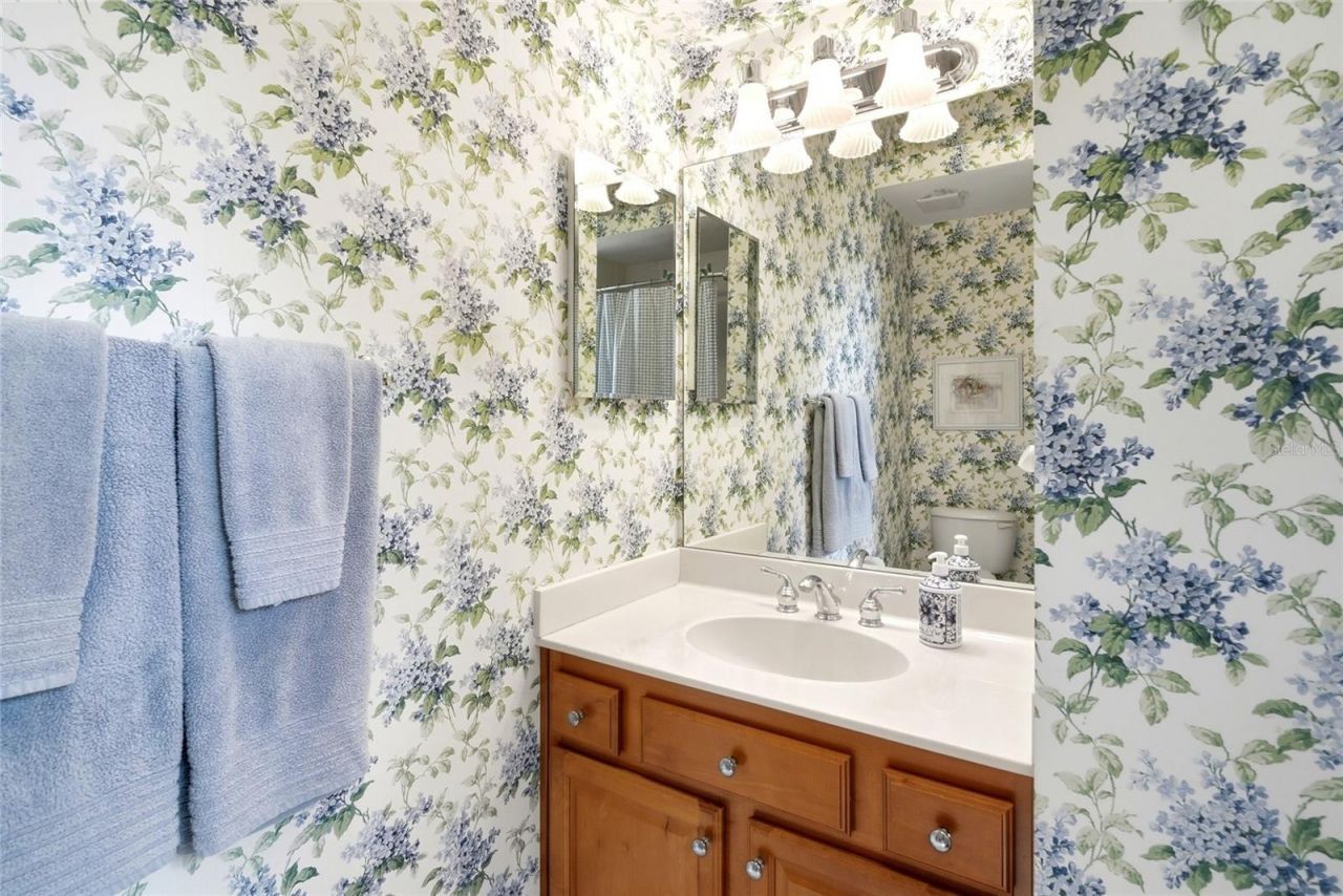 1246 Darlington Oak Circle Ne, Saint Petersburg, FL 33703 Photo
