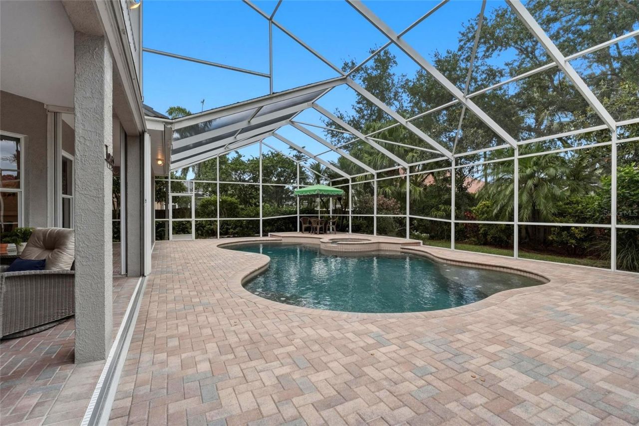 1246 Darlington Oak Circle Ne, Saint Petersburg, FL 33703 Photo