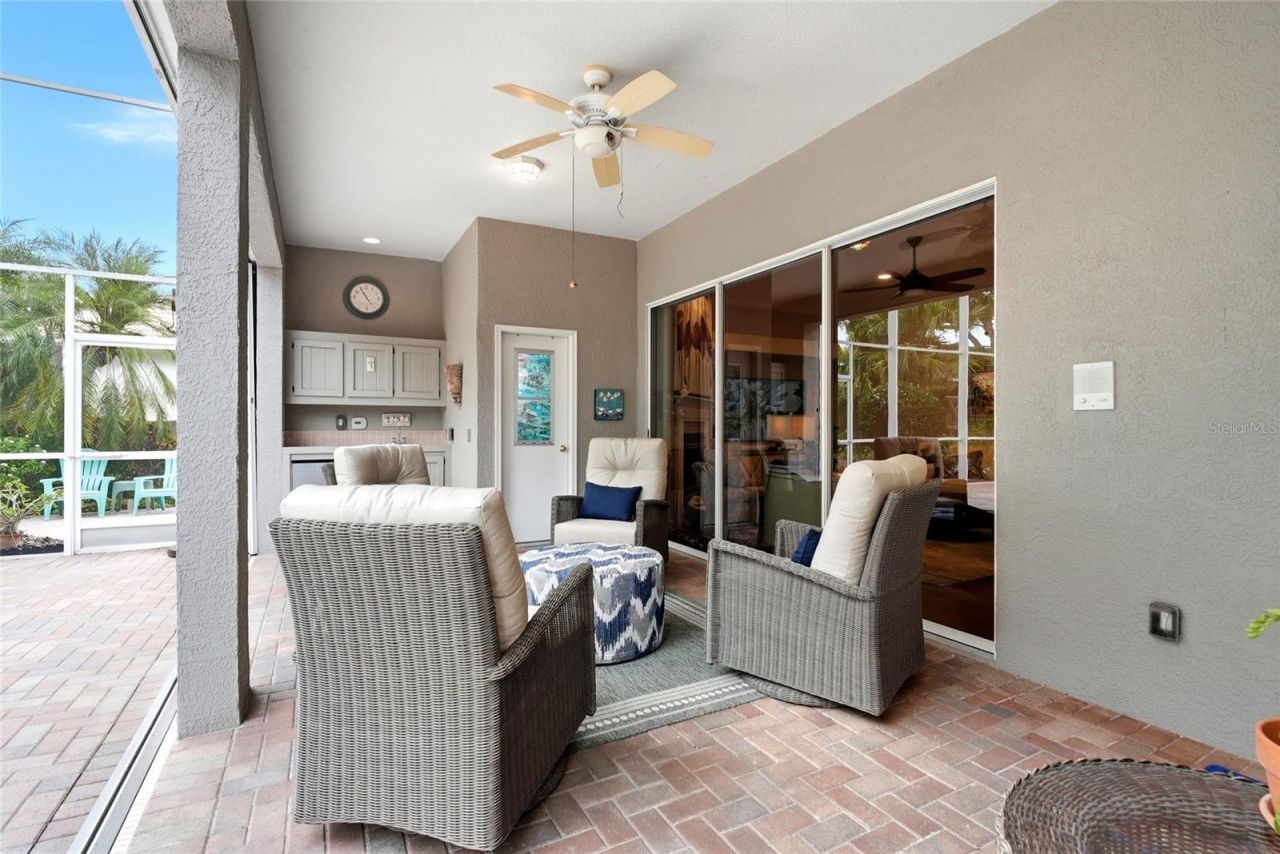 1246 Darlington Oak Circle Ne, Saint Petersburg, FL 33703 Photo