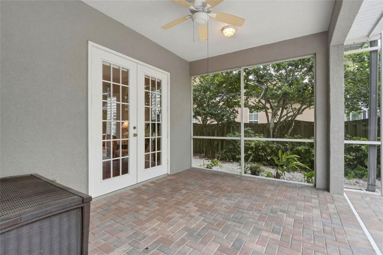 1246 Darlington Oak Circle Ne, Saint Petersburg, FL 33703 Photo