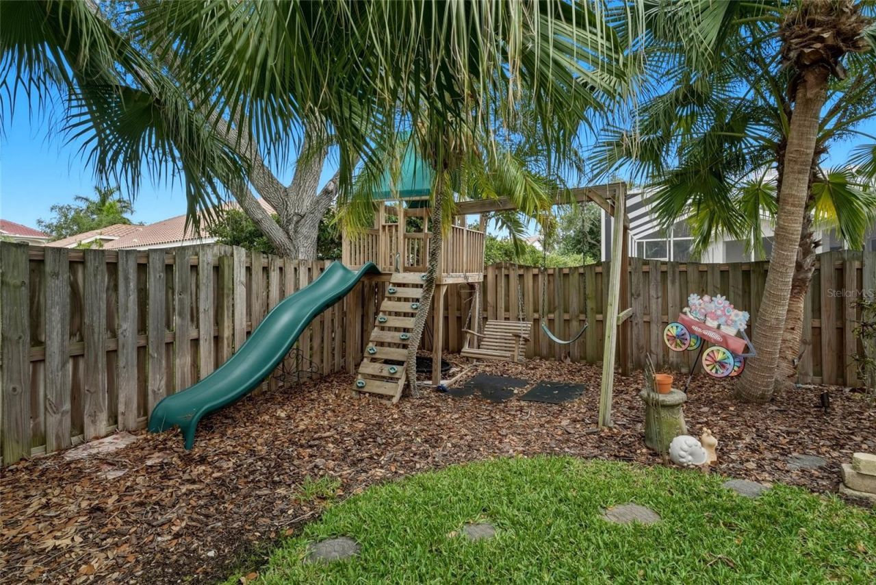1246 Darlington Oak Circle Ne, Saint Petersburg, FL 33703 Photo