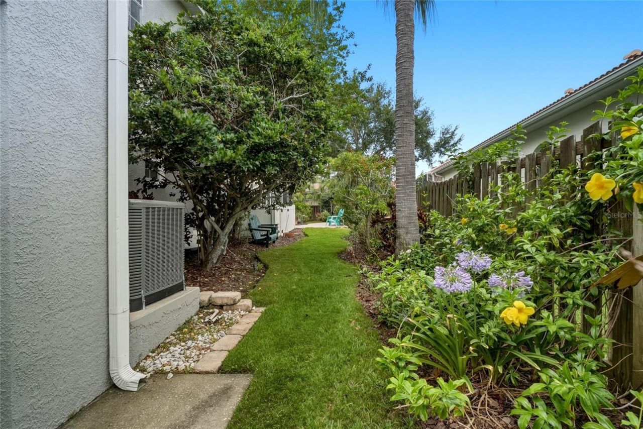 1246 Darlington Oak Circle Ne, Saint Petersburg, FL 33703 Photo