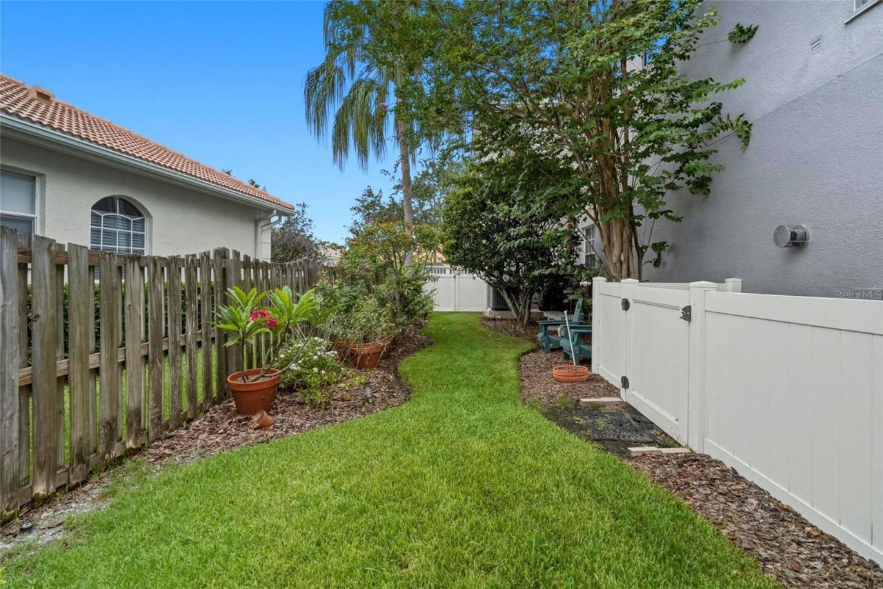 1246 Darlington Oak Circle Ne, Saint Petersburg, FL 33703 Photo