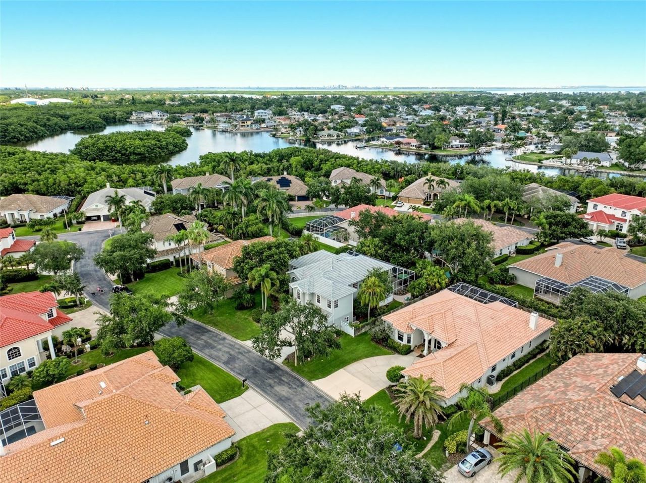 1246 Darlington Oak Circle Ne, Saint Petersburg, FL 33703 Photo