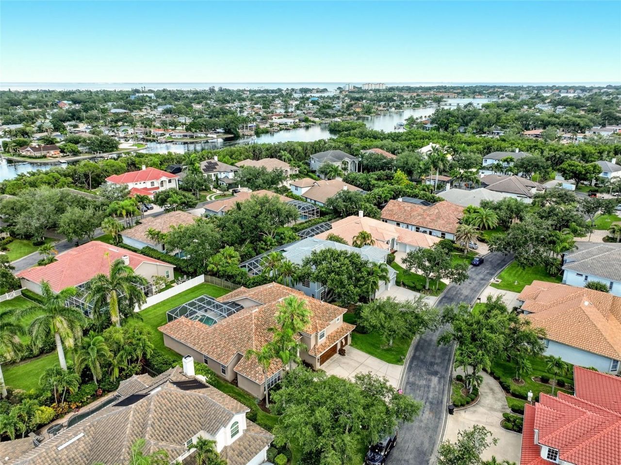 1246 Darlington Oak Circle Ne, Saint Petersburg, FL 33703 Photo
