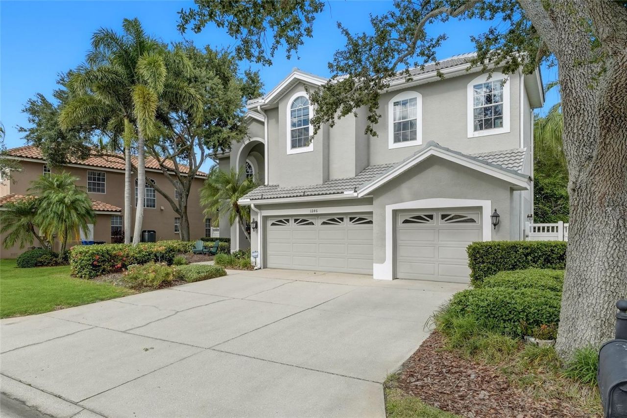 1246 Darlington Oak Circle Ne, Saint Petersburg, FL 33703 Photo