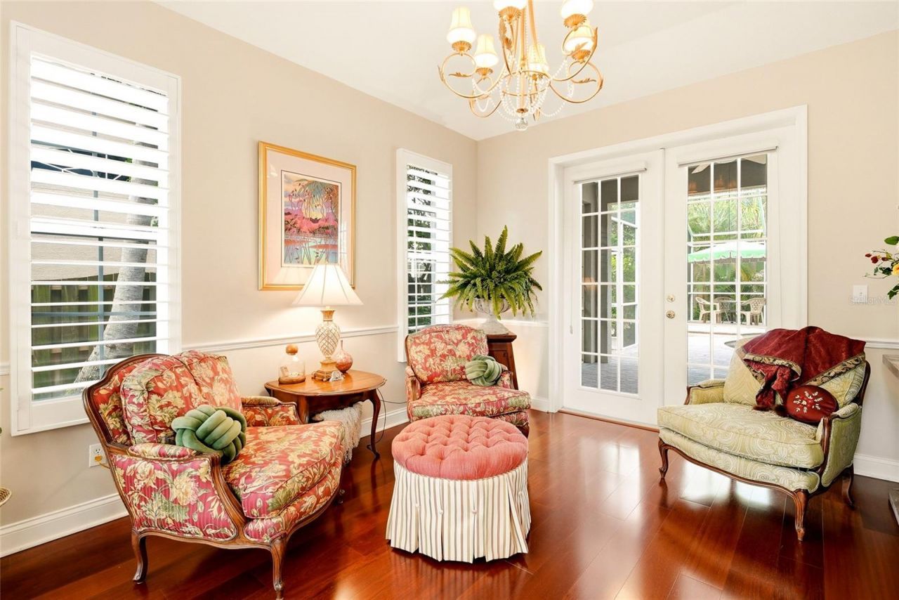 1246 Darlington Oak Circle Ne, Saint Petersburg, FL 33703 Photo