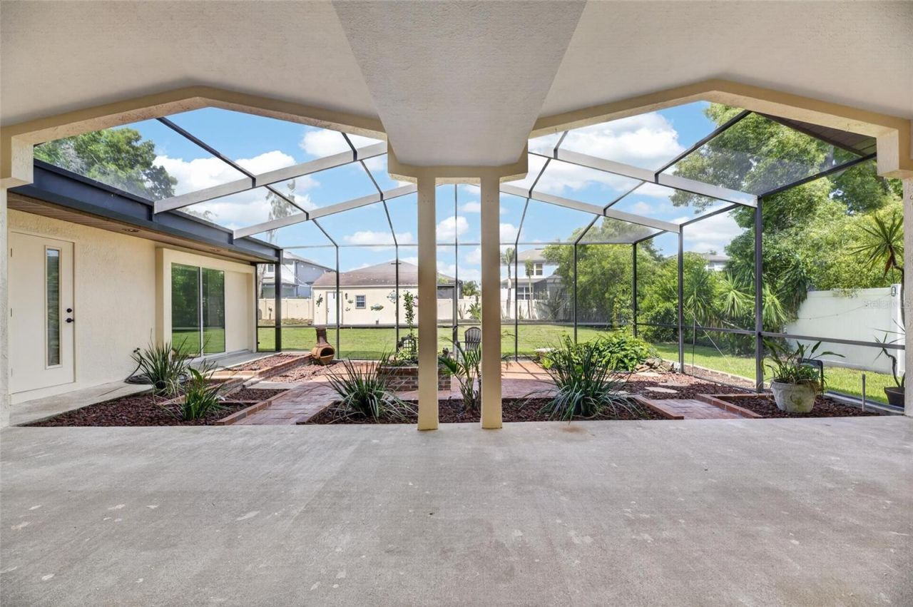2001 Cimmaron Run Drive, Valrico, FL 33594 Photo