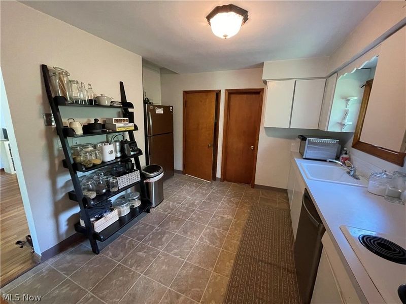 4890 Brainard Road, Orange Village, OH 44022 Photo 6