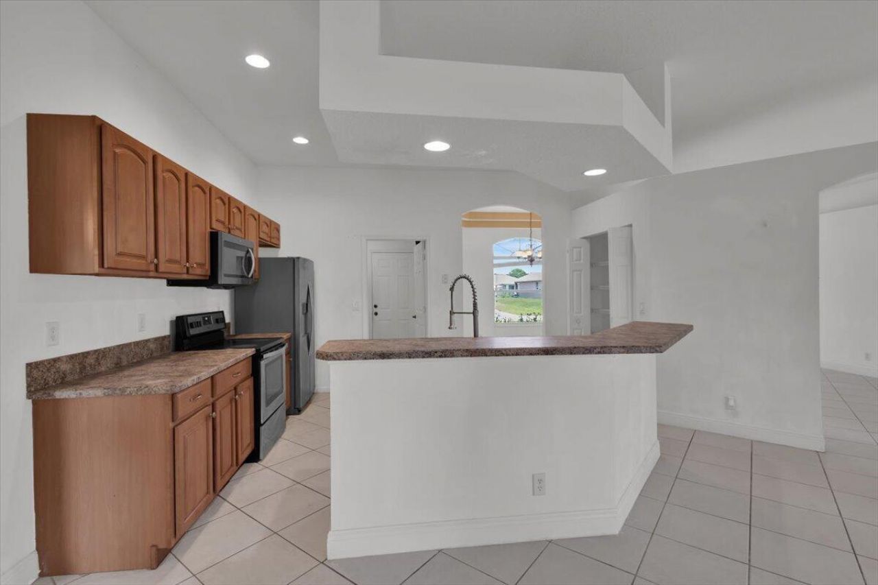 1250 SW Patricia Avenue, Port Saint Lucie, FL 34953 Photo