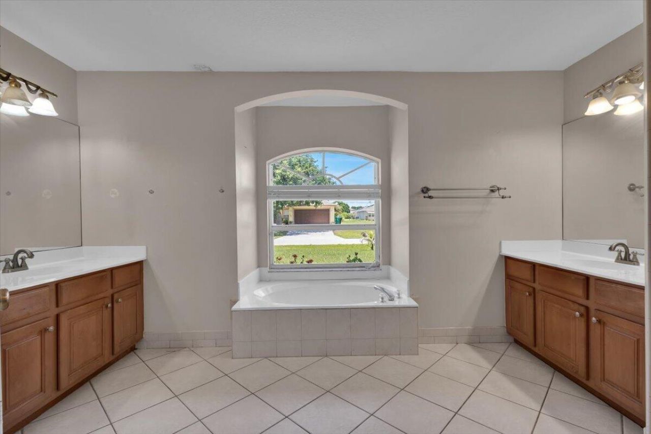 1250 SW Patricia Avenue, Port Saint Lucie, FL 34953 Photo