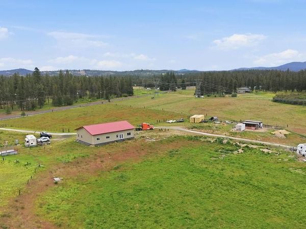 5320 E Elk Chattaroy Rd, Chattaroy, WA 99003