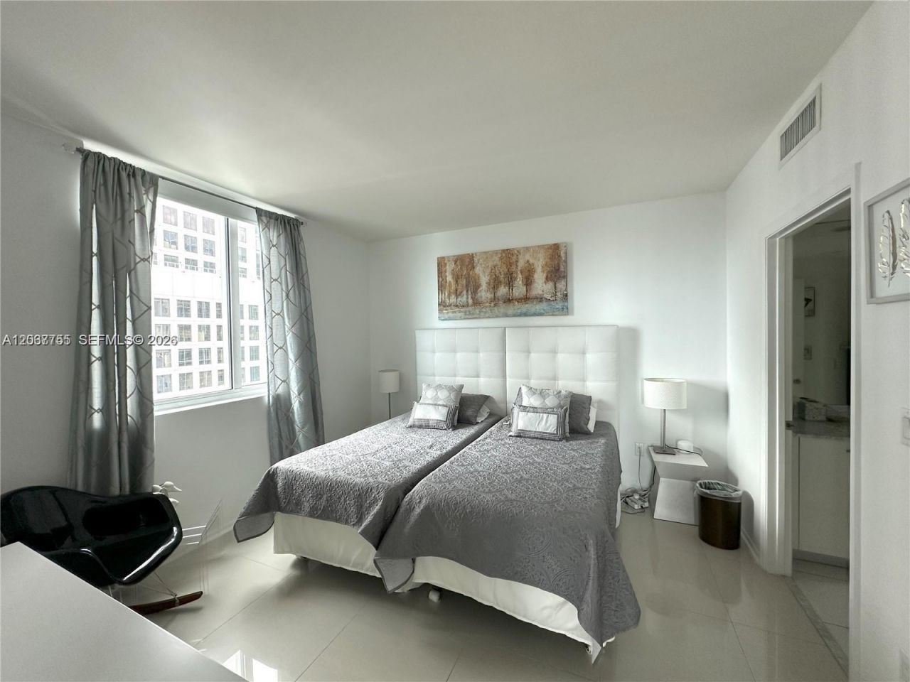 500 Brickell Ave , Unit 3302, Miami, FL 33131 Photo