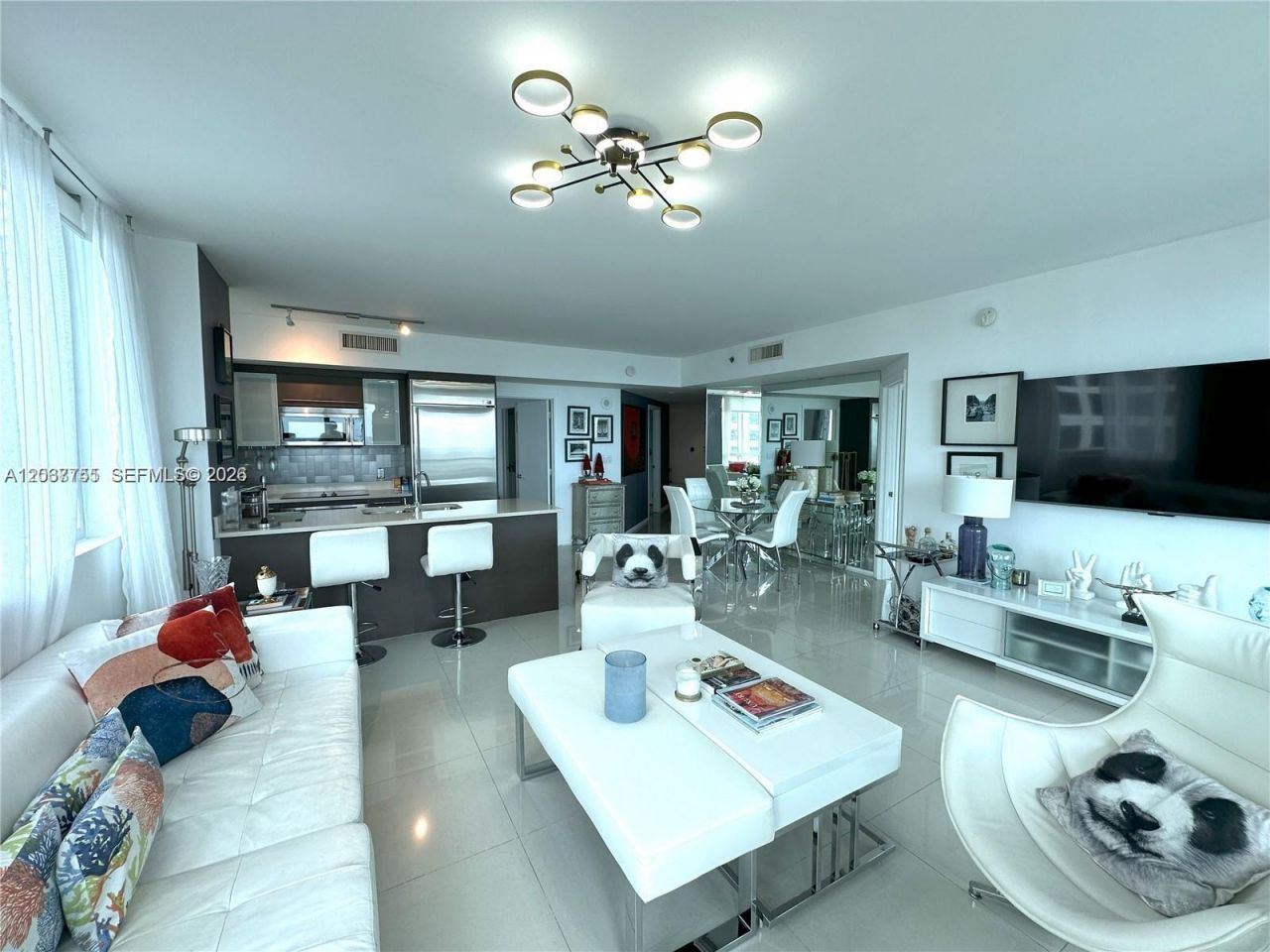500 Brickell Ave , Unit 3302, Miami, FL 33131 Photo