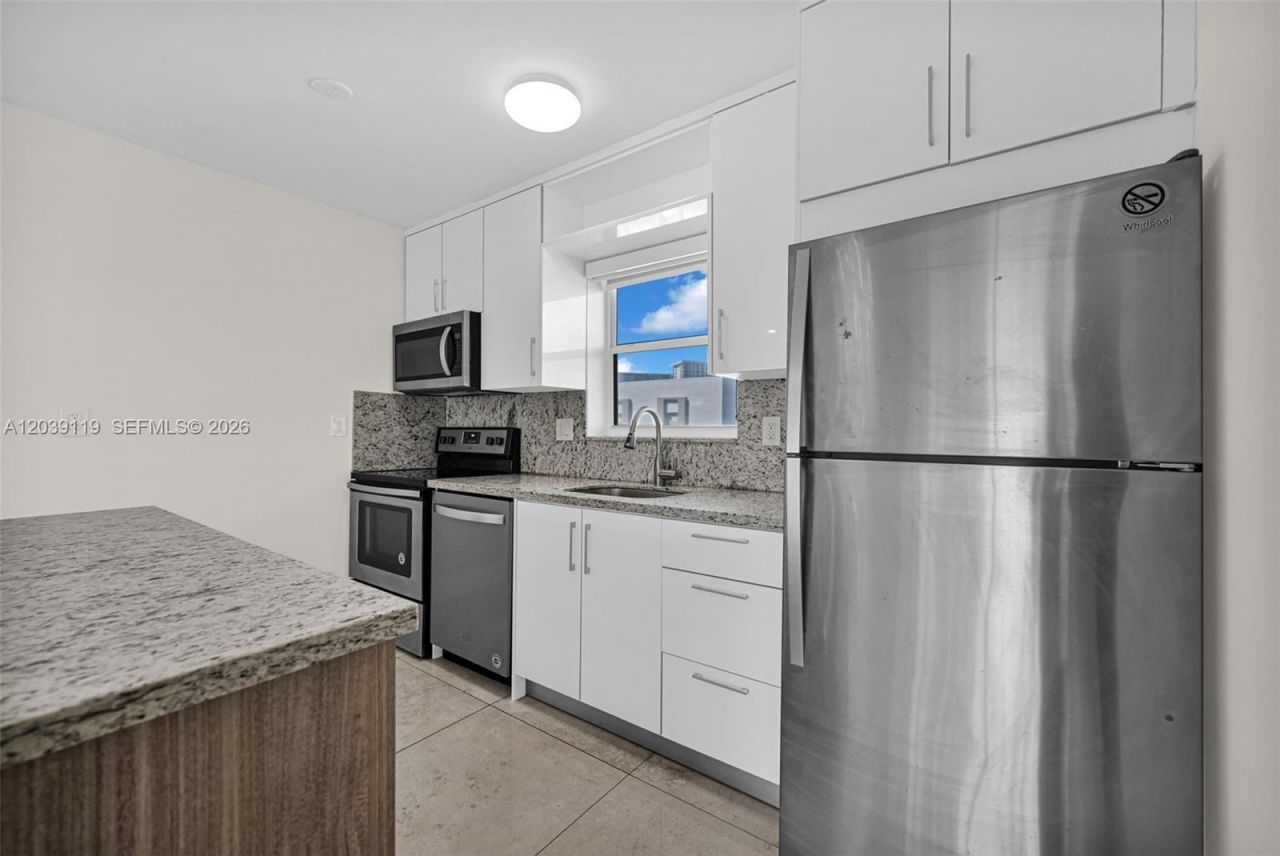 201 178th Dr, Unit 537, Sunny Isles Beach, FL 33160 Photo