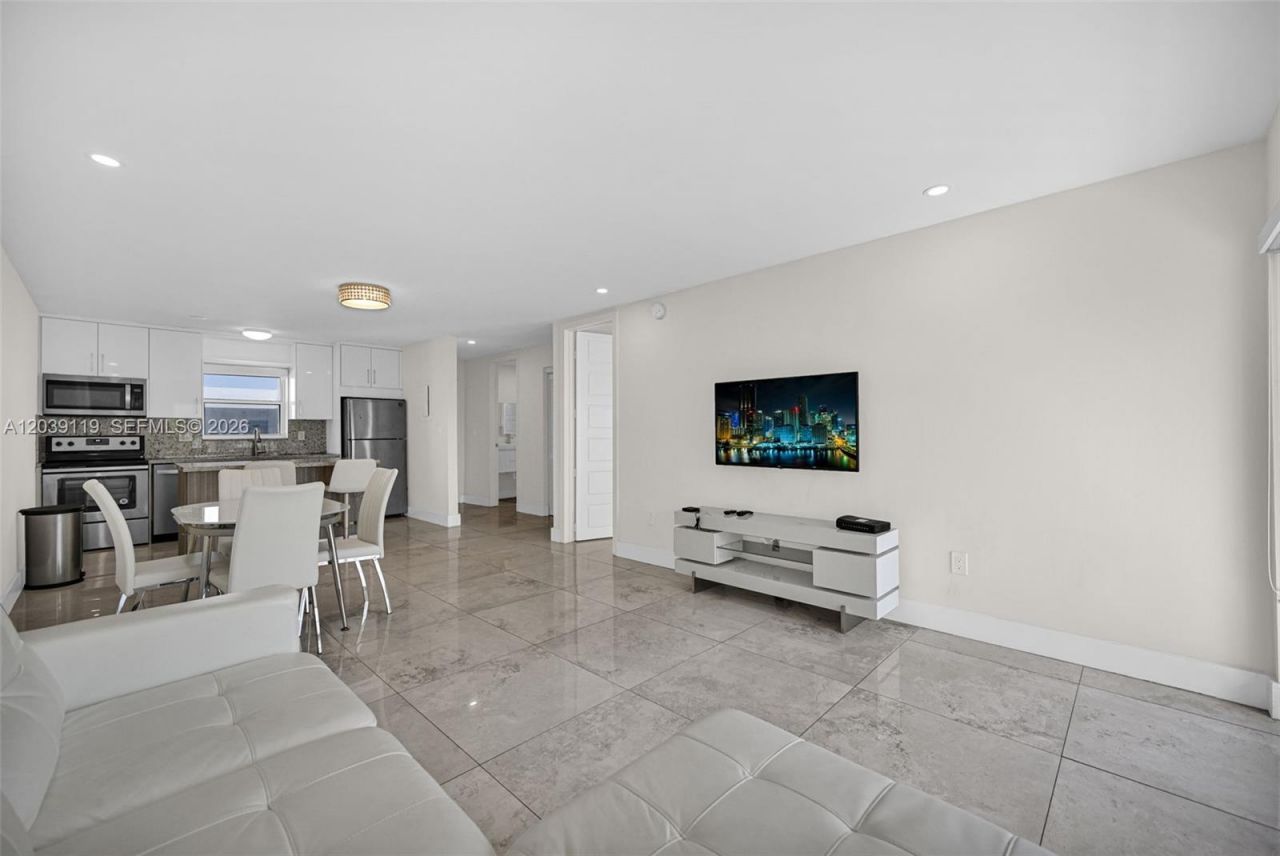 201 178th Dr, Unit 537, Sunny Isles Beach, FL 33160 Photo