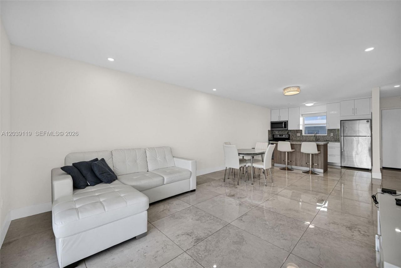 201 178th Dr, Unit 537, Sunny Isles Beach, FL 33160 Photo