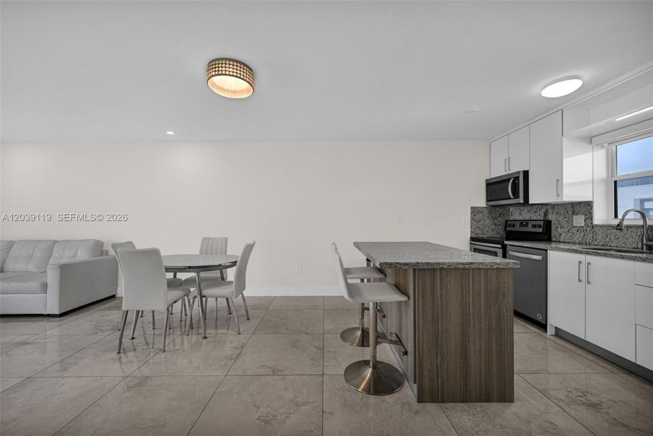 201 178th Dr, Unit 537, Sunny Isles Beach, FL 33160 Photo